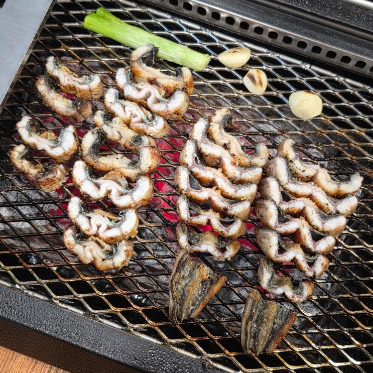  [홍대역 맛집 일편장어] 홍대장어맛집: 민물장어 소금구이 세트 - 홍대보양식 추천