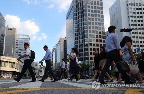 “노후준비 국민연금 못 믿겠는데”…고수익 퇴직연금 고르는 방법들 보니