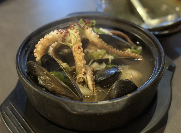  을지로입구 맛집 비진도, 신선한 해산물과 시원한 해물뚝배기 즐기기