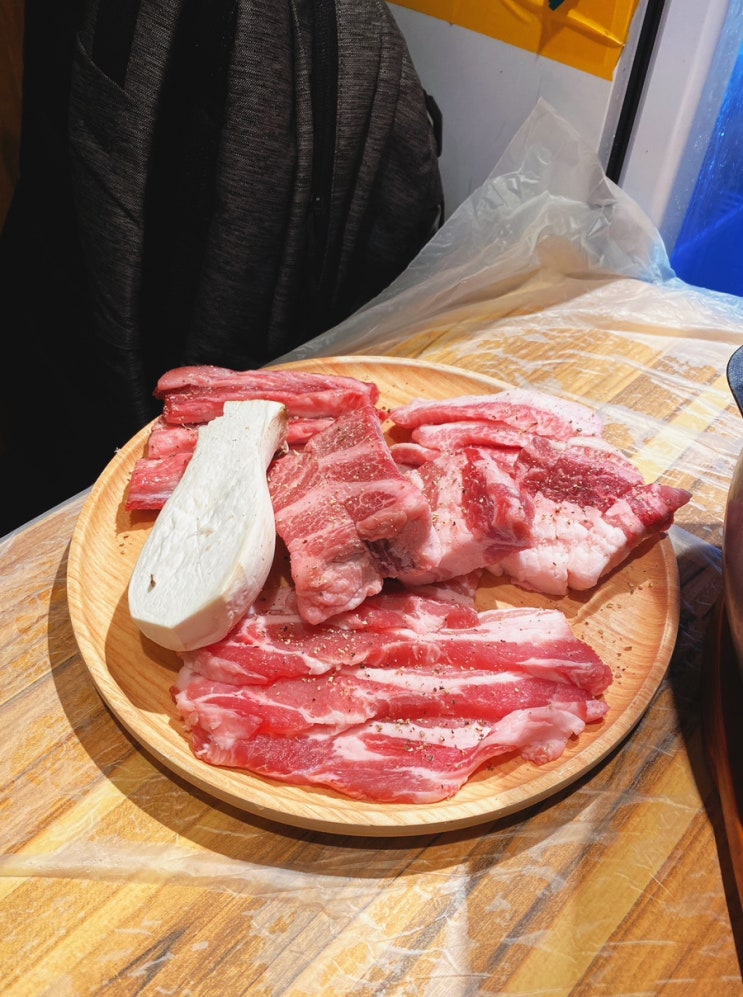  발산역: <서울꽃삼 발산본점> 줄서는 돼지고기 구이 맛집