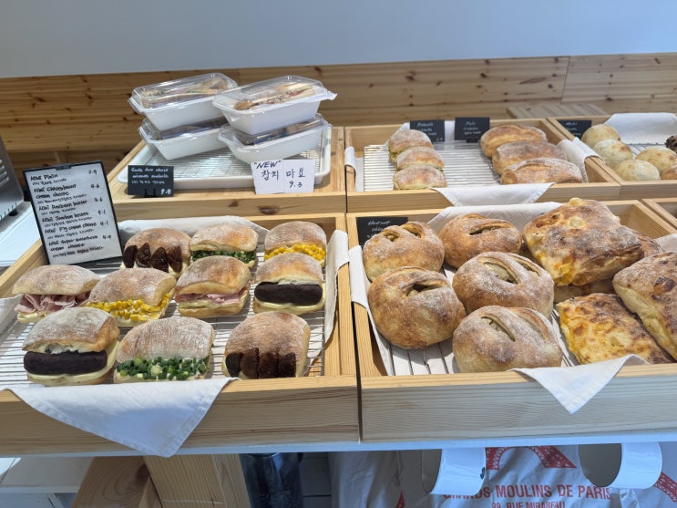  부산 망미동에 위치한 다양한 치아바타가 있는 베이커리 카페, 이븐도우 망미점