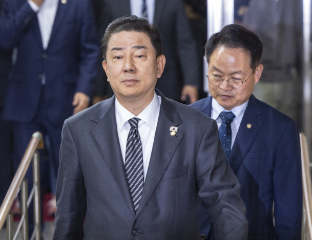 '심려 끼쳐 죄송' 김병기, 특검법 <b>갈등 봉합</b> 시도? 배경과 향후... 