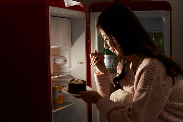 야식 못 끊는 사람, 어쩌면 의지 문제 아닌 ‘이 병’일 수도