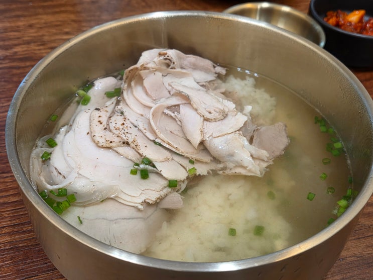  범계역 맛집 '명백집' - 담백한 국물과 지리산 흑돼지고기의 든든한 환상 조합 돼지곰탕!