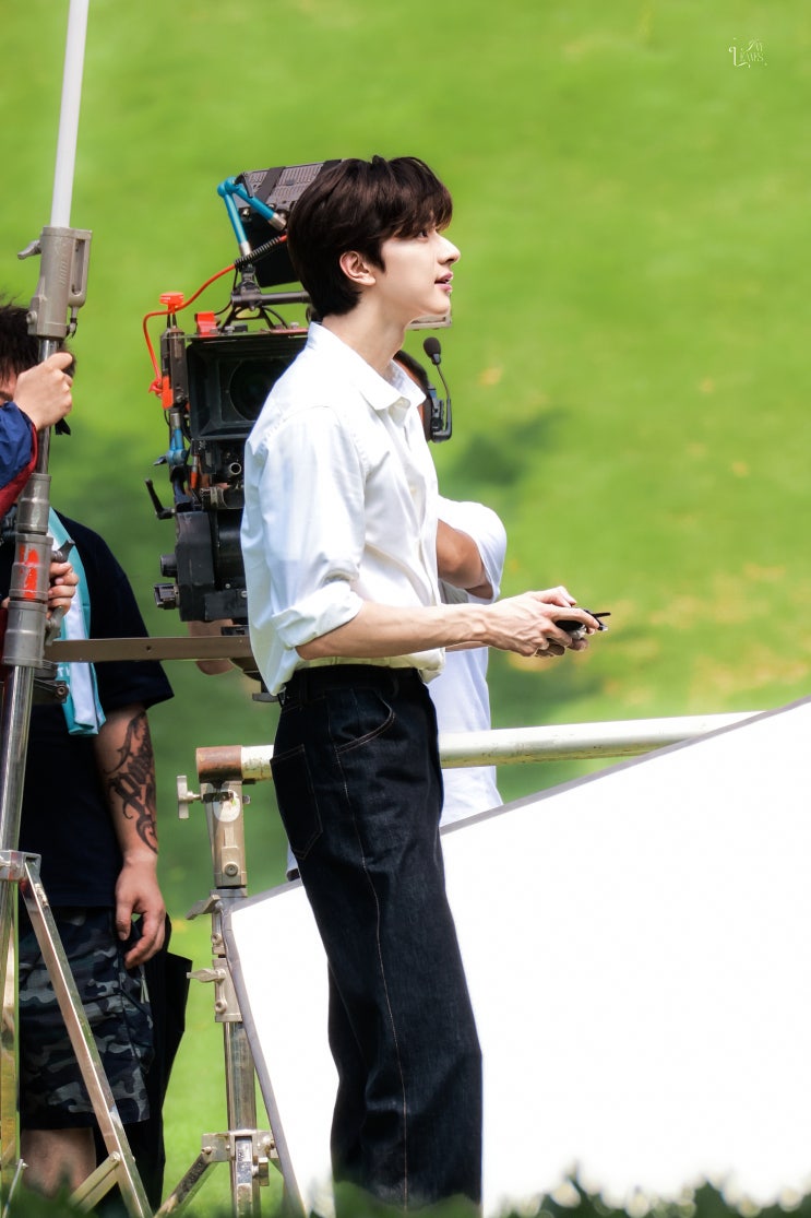  [250914] 절월량(折月亮) 촬영중인 린이