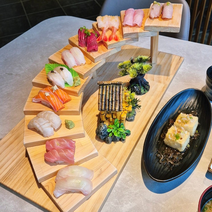  서산호수공원 오마카세 초밥 맛집 희래수스시 흰살생선에 트러블조합이 킥이에요(너무 고급짐)