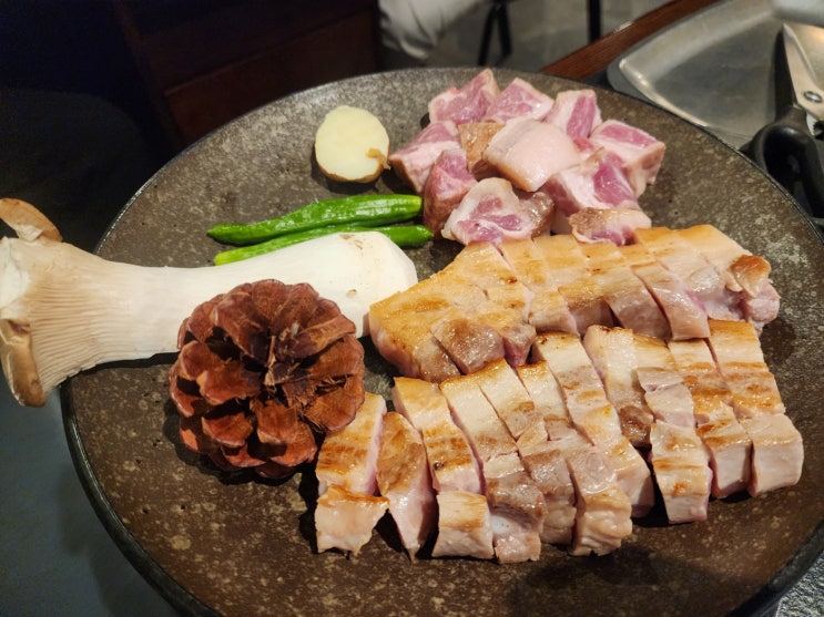  [서울/강남구] 숙성고기를 직접 구워주는, 산솔 신논현점