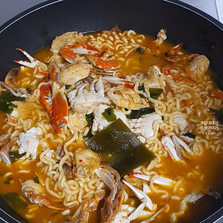 가을 제철 꽃게로 만든 너구리 라면 레시피