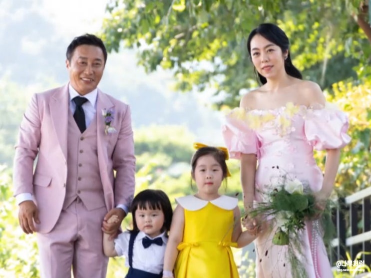 <b>결혼식</b> 9월 20일 웨딩화보 공개, 사회 이수근 축가는 <b>KCM</b>(ft.... 