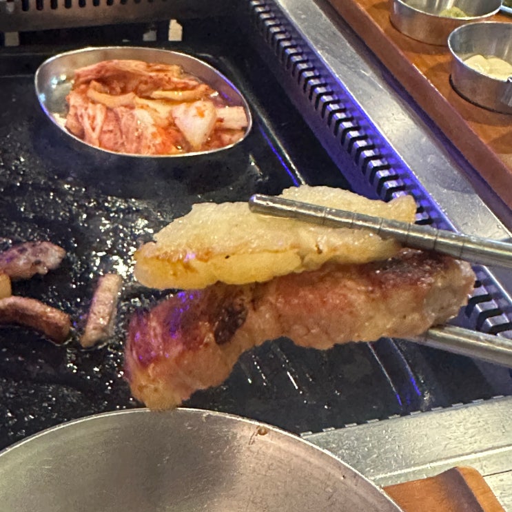  훈연한 삼겹살 바로바로...바코삼겹살!
