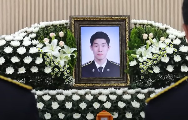 故 <b>이재석 경사</b> 동료들의 충격 폭로...“영웅 만들어야 하니... 
