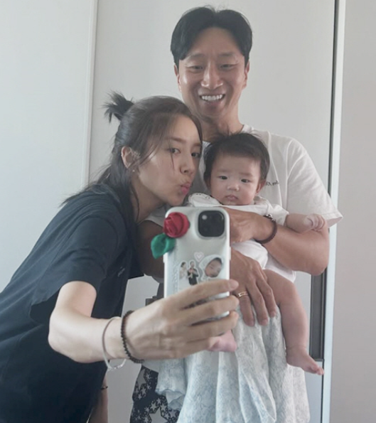  [프로필] "손담비" “이규혁 닮을까 걱정했는데…딸 보자마자 오열 ” (‘돌싱포맨’)(ft. 나이, 키, 혈액형, 활동, 여담, 논란, 결혼, 딸)
