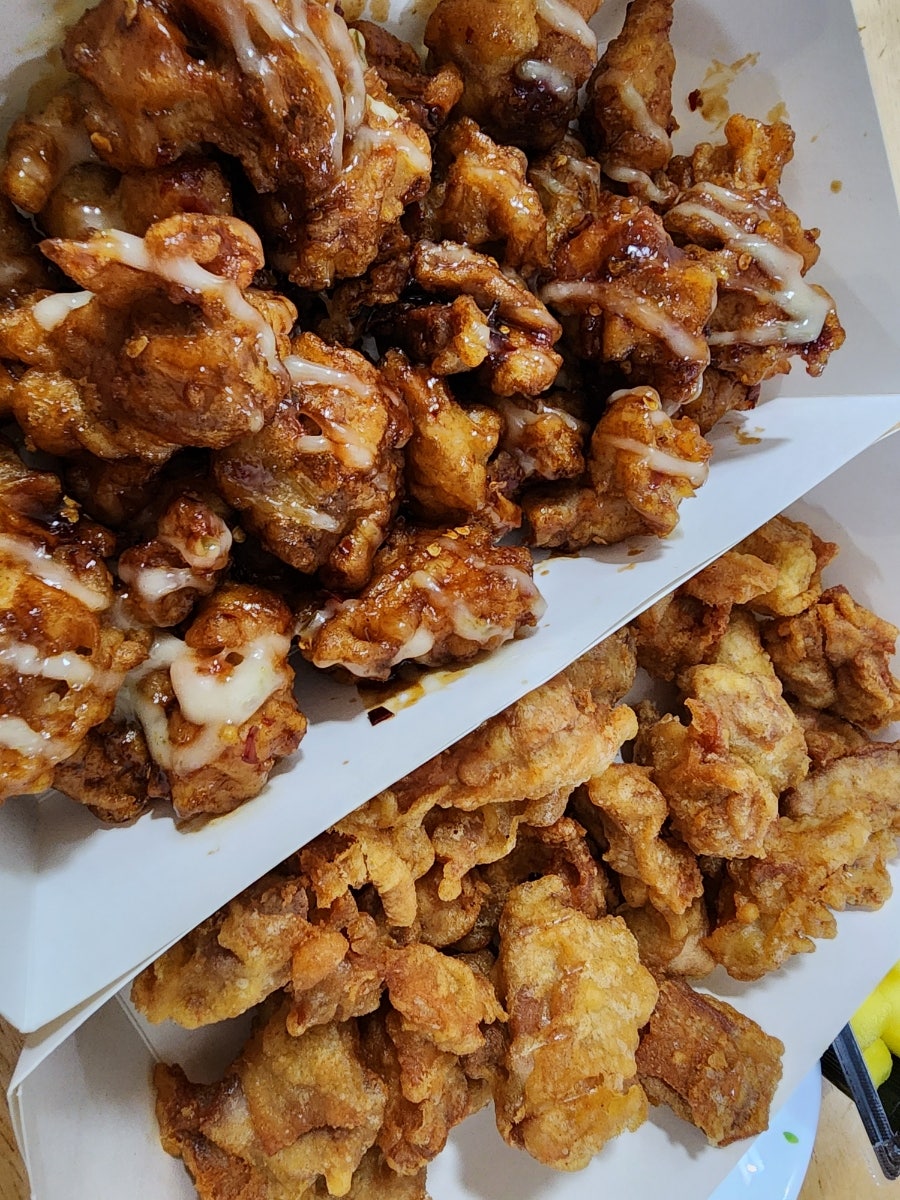 치킨플러스 시흥목감점 사진 1