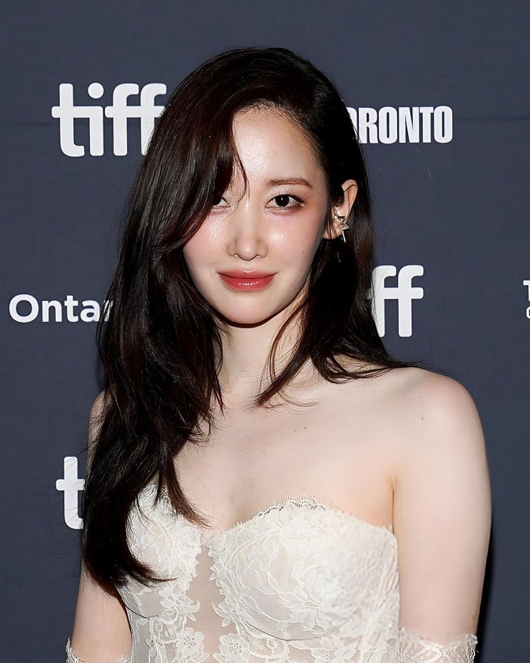  "레드카펫 점령한 그녀들" 한소희 전종서 TIFF 머메이드 드레스 자태