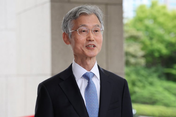 <b>조희대 대법원장 사퇴 압박</b> 논란, 그가 누구인가? 정치 성향과... 