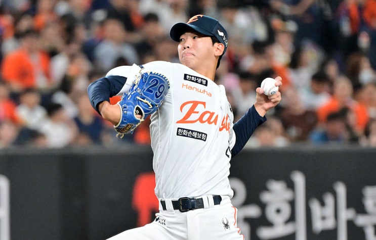 <b>한화</b>, <b>키움</b>과 접전 끝에 7-6 <b>승리</b>! 이진영의 결승타 빛났다