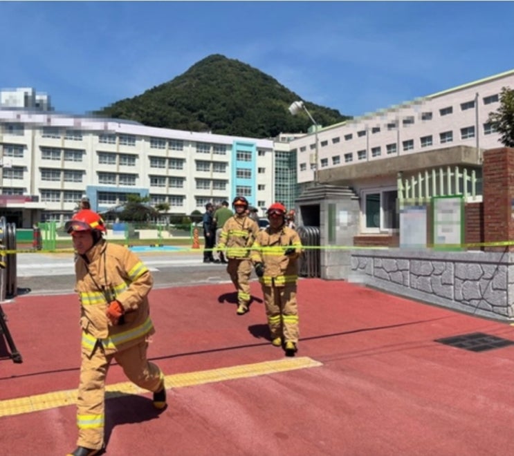 서울 초등<b>학교</b>에 또 <b>폭탄 협박</b> 메일…학생들 긴급 대피
