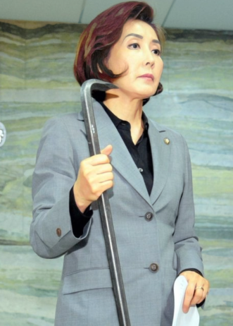 검찰, <b>패스트트랙</b> 충돌 <b>나경원 징역</b> 2년 <b>구형</b>