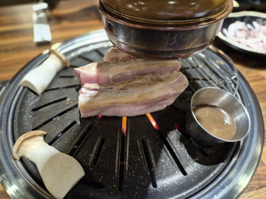 먹보흑돼지 사진 4