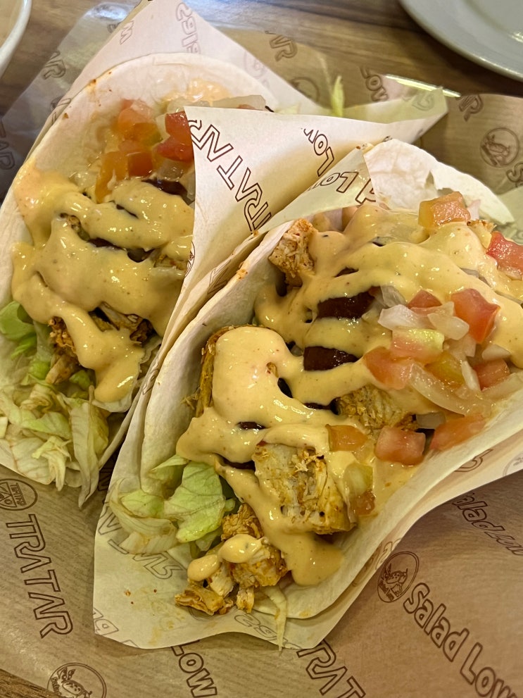  샐러드와 멕시칸 요리 모두 즐기는 익선동 타코 맛집 샐러드로우앤트라타
