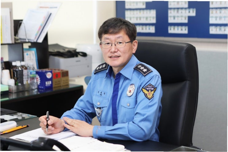 <b>해경</b>청장 <b>사의</b>, 비극적인 <b>순직</b> 사건, 진실 규명과 해양경찰의... 