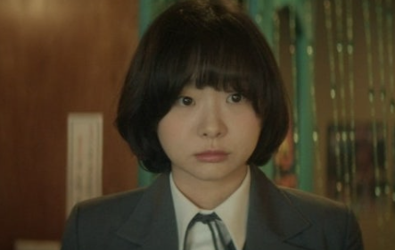  ‘백번의 추억’ 김다미, 눈물의 100번 버스 안내양…가족 위해 청춘을 건다 