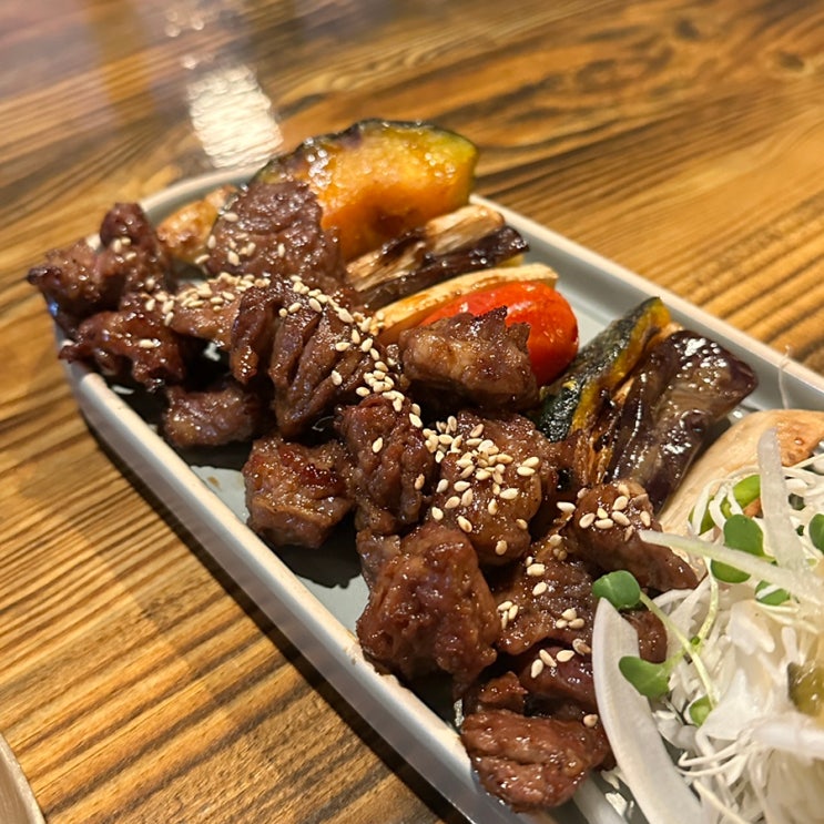  투뿔 육회 안주가 맛있는 성수동 이자카야 '다모토리혼 성수본점' 성수역 단체술집 회식 (예약, 주차)