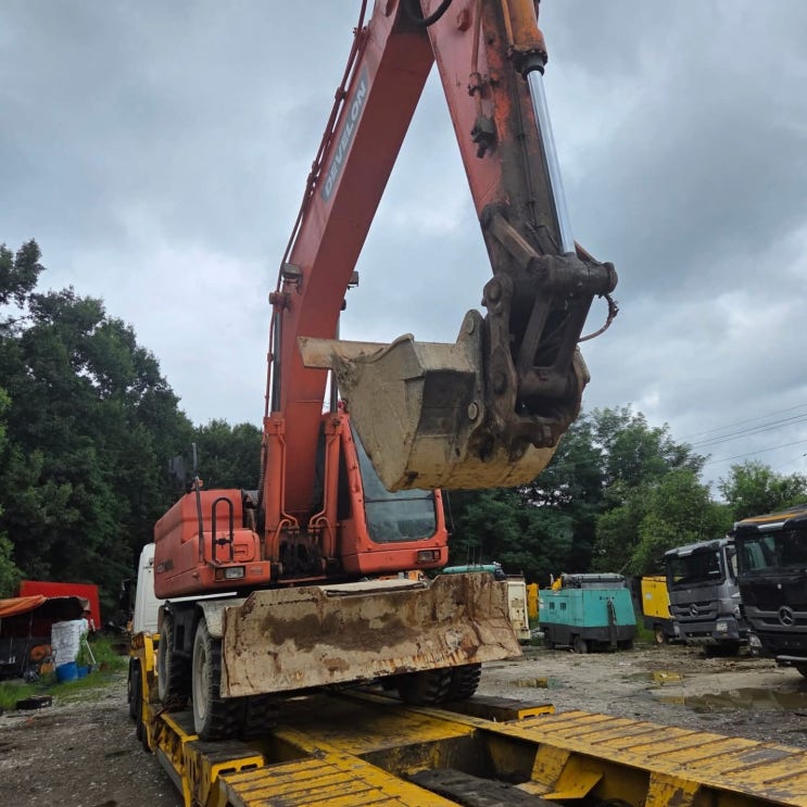  두산 DX210W 2008년식 4500만원 판매합니다.