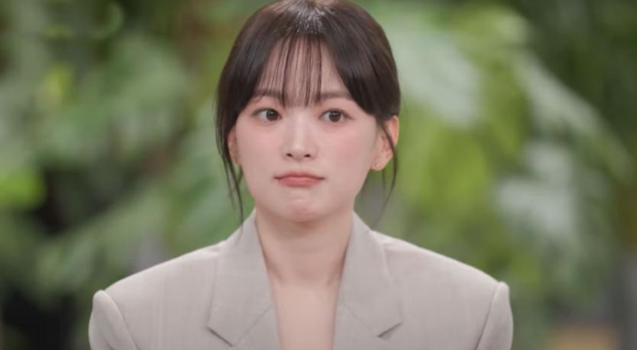 Chun Woo-hee: Netflix Profile, 'Sunny' Bag, Short Hair, Real Name, Child Actor, Fortune, Song Joong-ki Gallery, MBTI Story