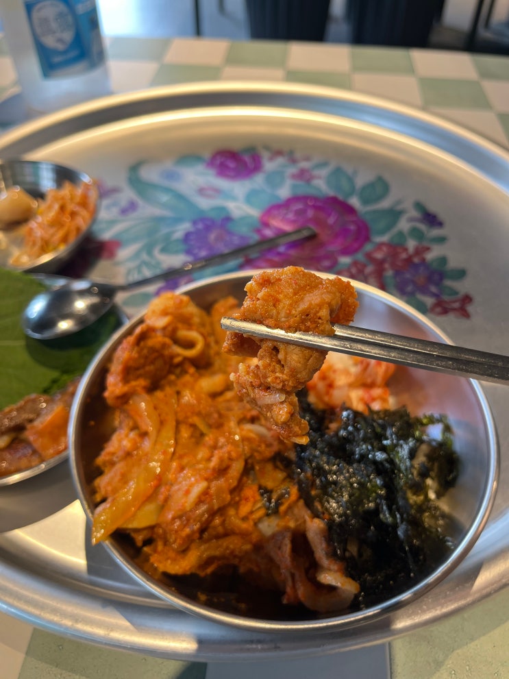  [혼밥일기] 점심특선 제육 정식, 엉터리 무한대패에서 혼밥하다(마지막에 혼밥러에게 특급 정보 제공)