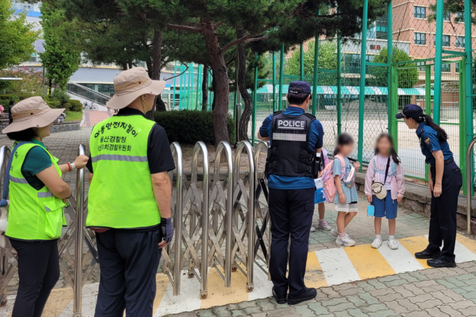  초등생에 “아이스크림 사줄까” 발언…60대 여성 경찰 조사 