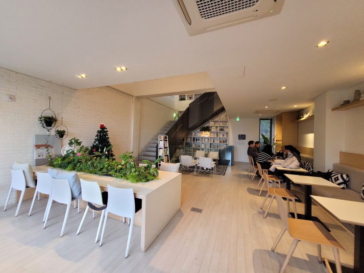  [부산 수영구 카페] 황령산 북카페 프리젠트