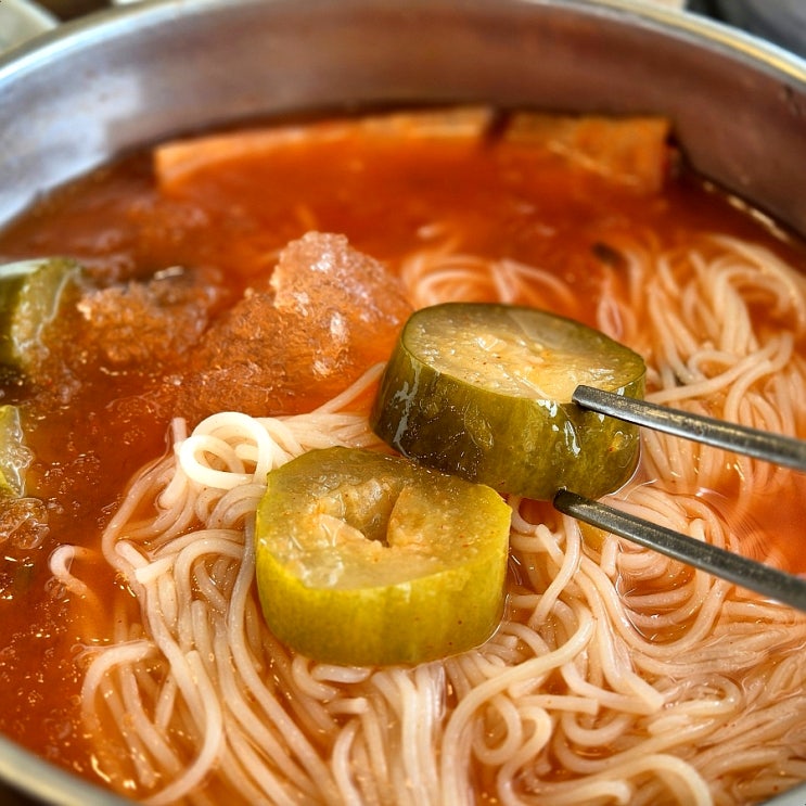  구리 묘향만두 새콤하고 시원한 오이소박이국수 맛집 추천