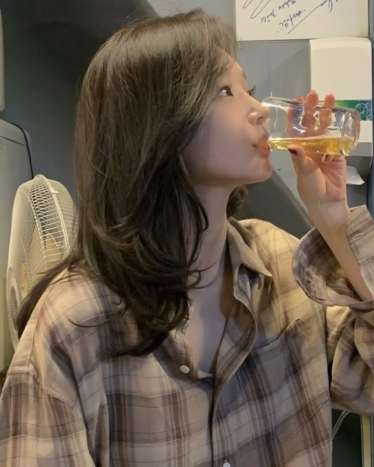  "요즘 미용실 1순위" 강민경 중단발 레이어드컷 패션