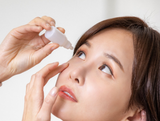  안약 하루 두 방울로 노안 교정? “안경 없는 시대 오나”