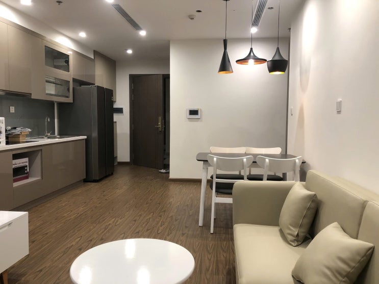  하노이 웨스트포인트 W2동 75m2 2룸 풀옵션 2000만동 ( Vinhomes Westpoint ) 좋은 아파트 임대 알려드립니다
