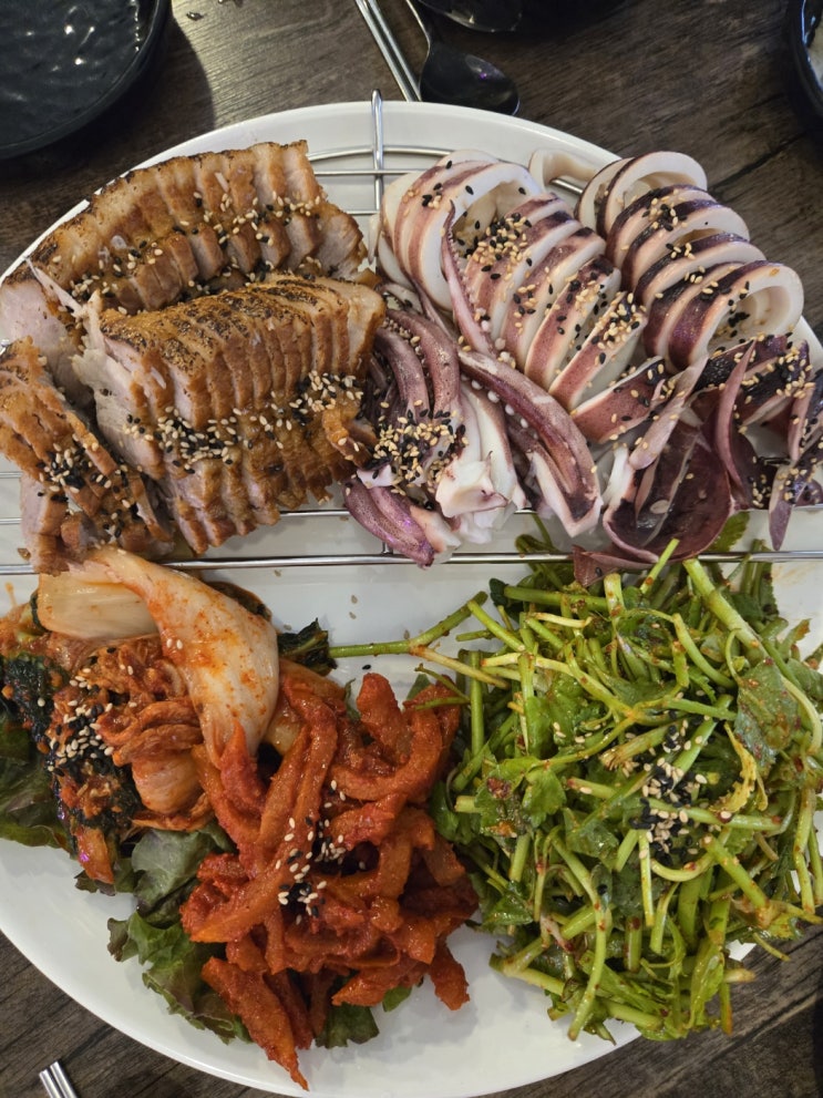  동대문구 장안동보쌈 맛집 박가족미나리족발