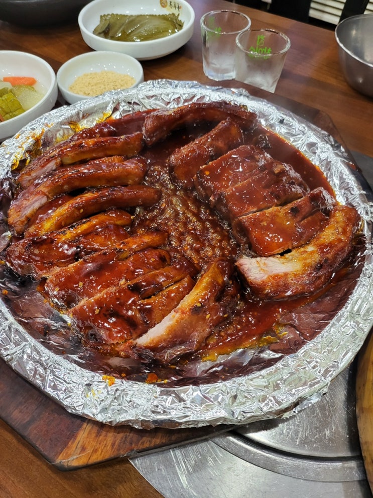  석촌동 주차 자리 넉넉한 등갈비 맛집 ㅣ돈족골