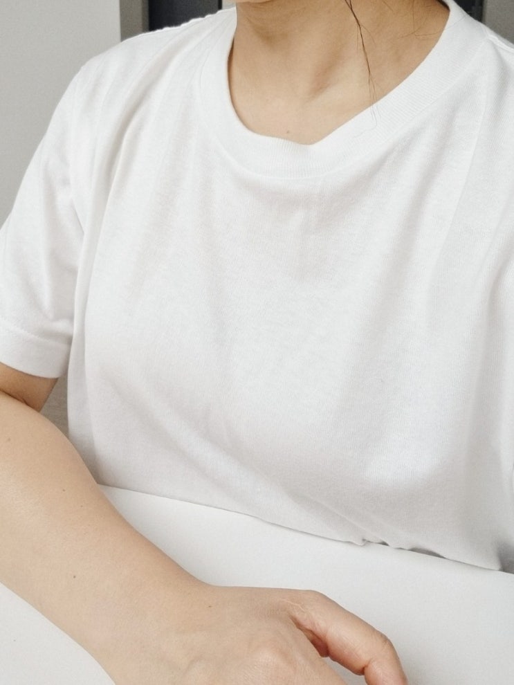 만능제작소 남녀공용티, 기본티 하나로 여름까지 쭉 입는 편한 무지 반팔티