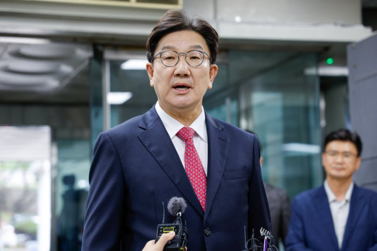 [속보] <b>권성동</b> 의원, <b>구속 심사</b> 출석… 이재명 특검 거짓 주장... 
