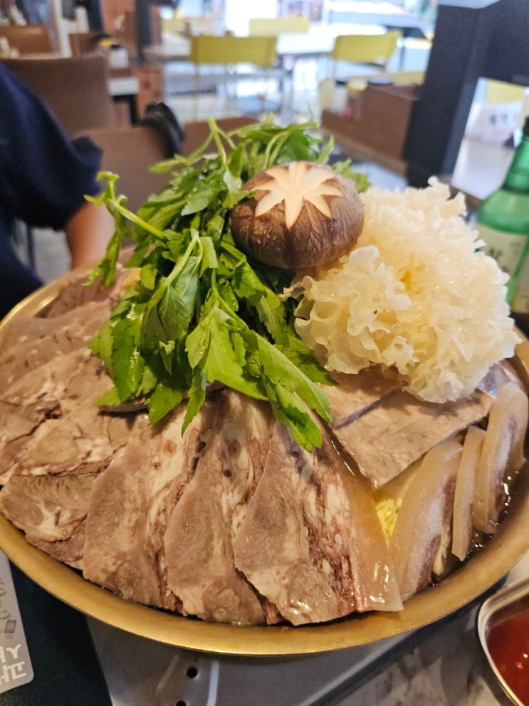  우슴 강남 신논현역 맛집은 24시간 영업으로 데이트와 모임이 언제든지 가능한 술집