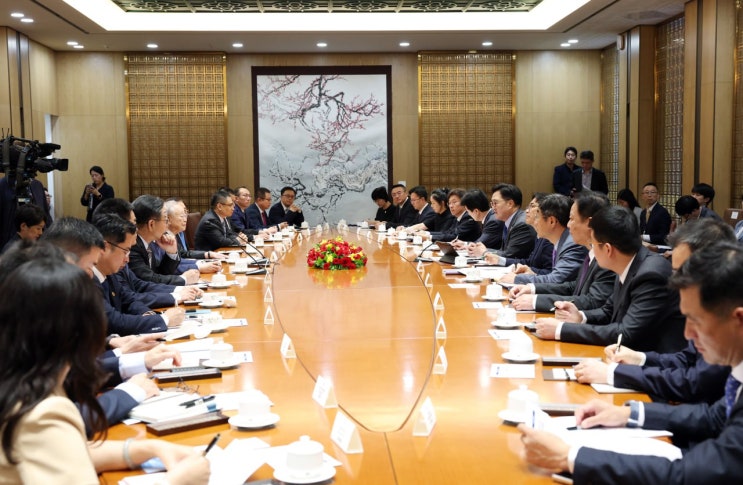 <<b>한중</b> 경영 <b>협력</b>을 넘어, 미래 산업 <b>동반자</b>로 나아가겠습니다>