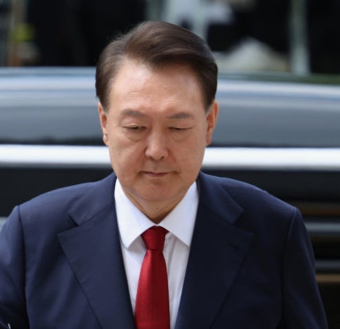  [보연타로] 윤석열 사주 경진일주 현직 대통령 최초 체포 구속, 청와대에서 1.8평 독방으로 새역사를 쓰다