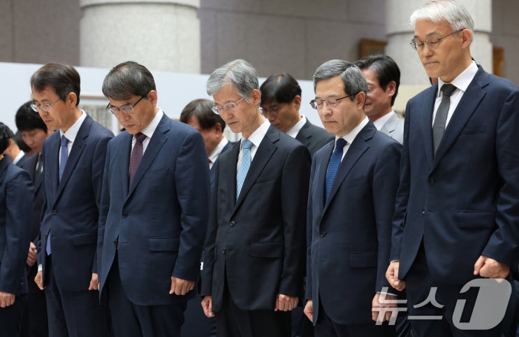 <b>조희대</b> 대법원장, '이재명 선거법' 논의 <b>의혹</b> 전격 해명