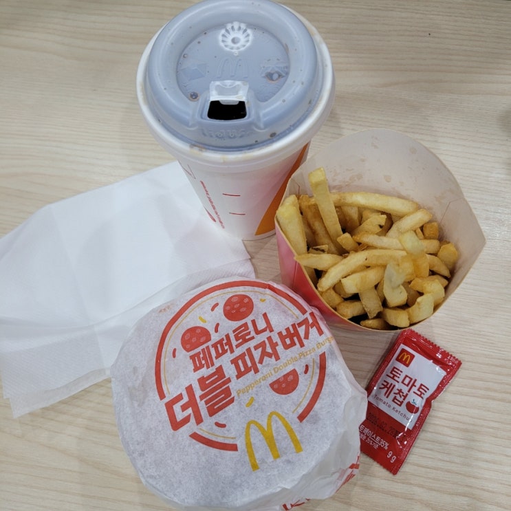  [맥도날드 신메뉴] '페퍼로니 더블 피자 버거' 후기