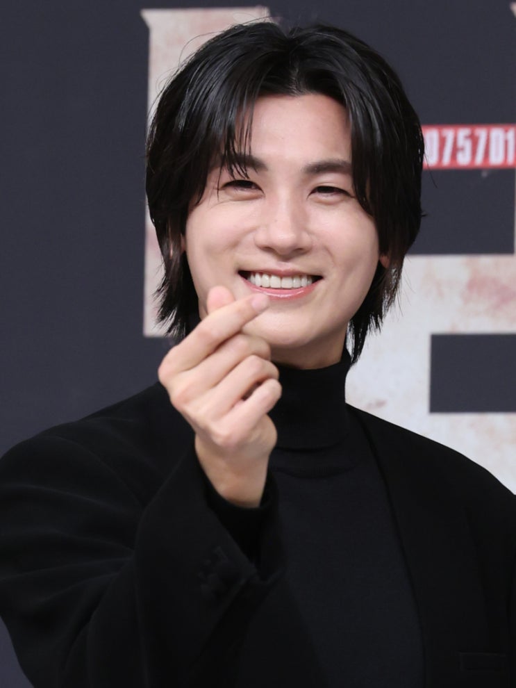 <b>박형식 출연료</b> 4억 보도... 트웰브·닥터슬럼프까지 일괄 <b>반박</b>