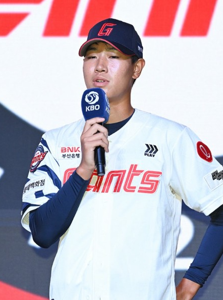 [2026 KBO <b>신인</b> 드래프트] <b>롯데</b>... 지명, 동산고 신동건 <b>선수</b>