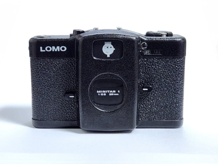  미오가 쓰는 필름 카메라 LOMO LC-A