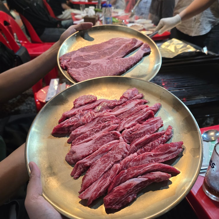  [내돈내산] 대인원 Mt, 회식하기 좋은 숯불 돼지고기 맛있는 집 '어울더울 청계산점' 방문 후기 (가격, 내부, 사진 등)