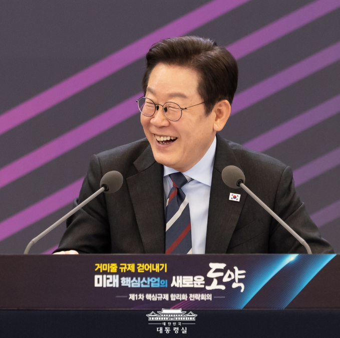 이재명 <b>대통령</b> [<b>국정</b>과제 1호]: '4년 연임제 개헌' 심층 분석
